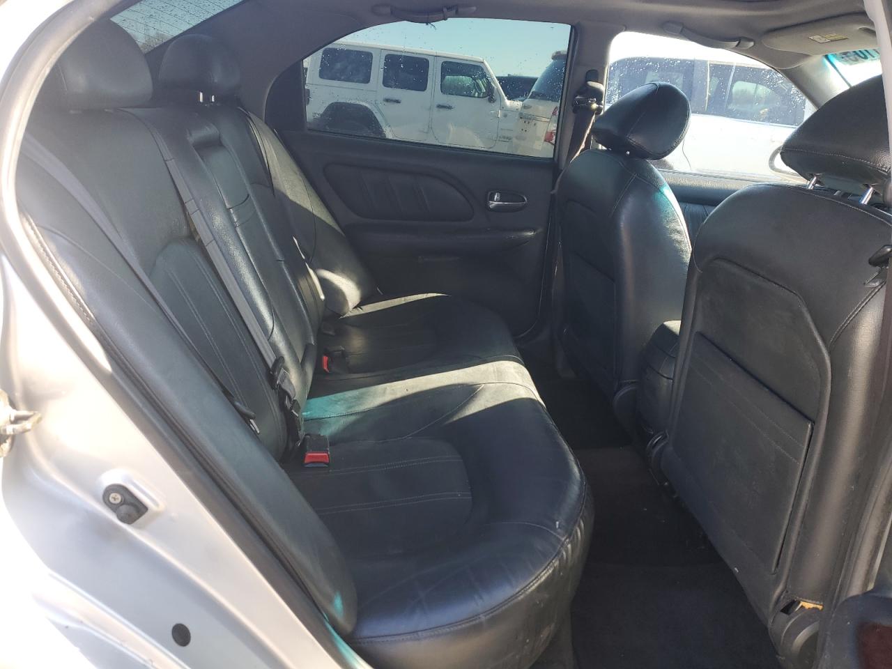 2005 Hyundai Sonata - Image 10