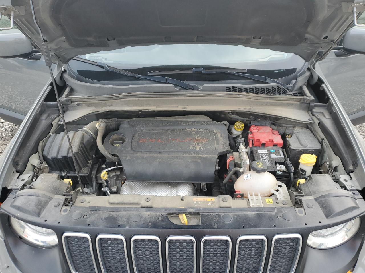 2020 Jeep Renegade - Image 13