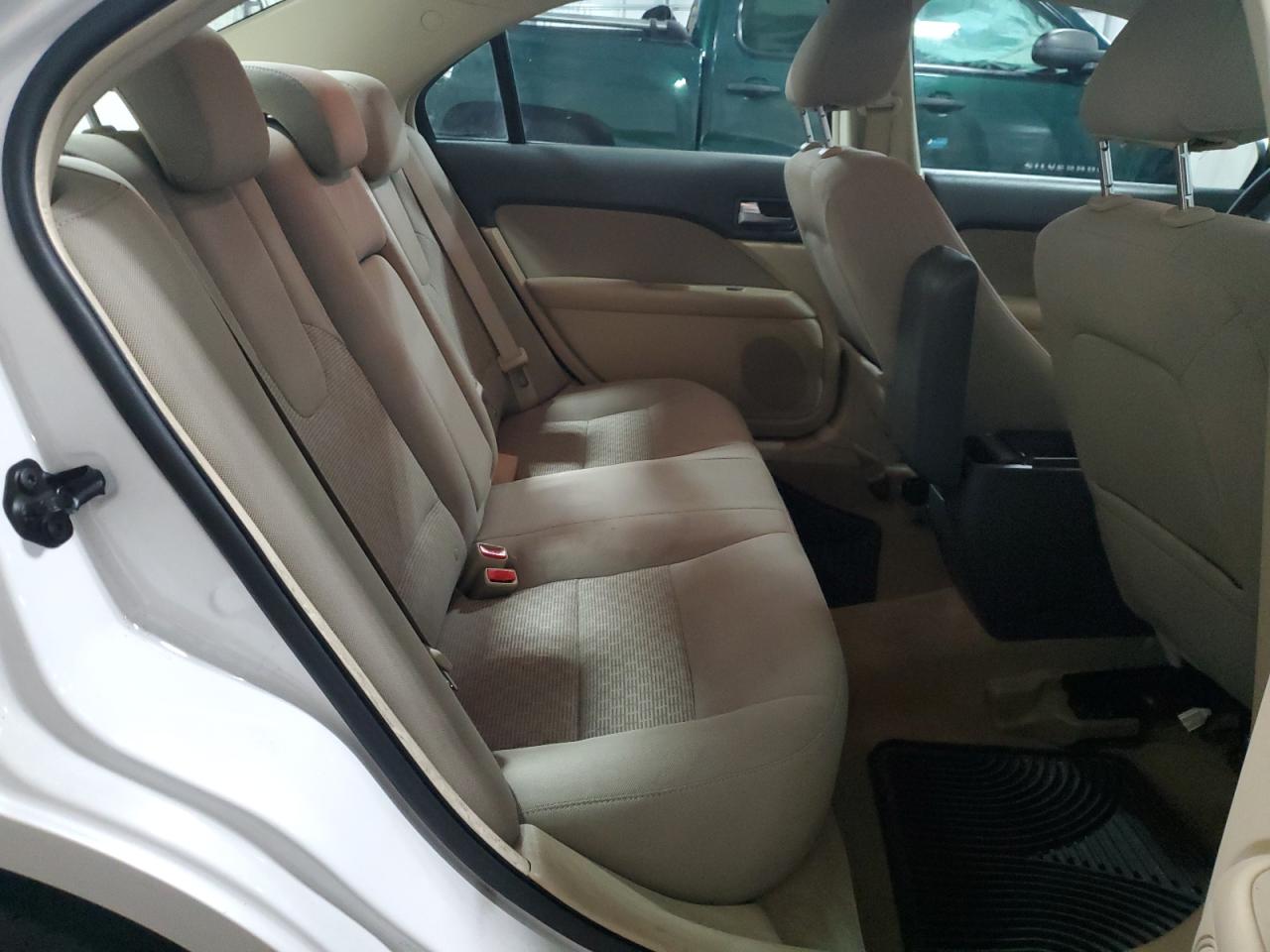2010 Ford Fusion - Image 10
