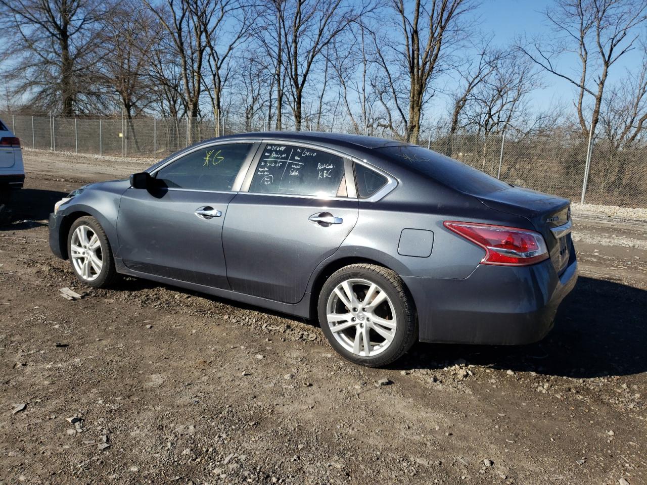 2013 Nissan Altima - Image 2