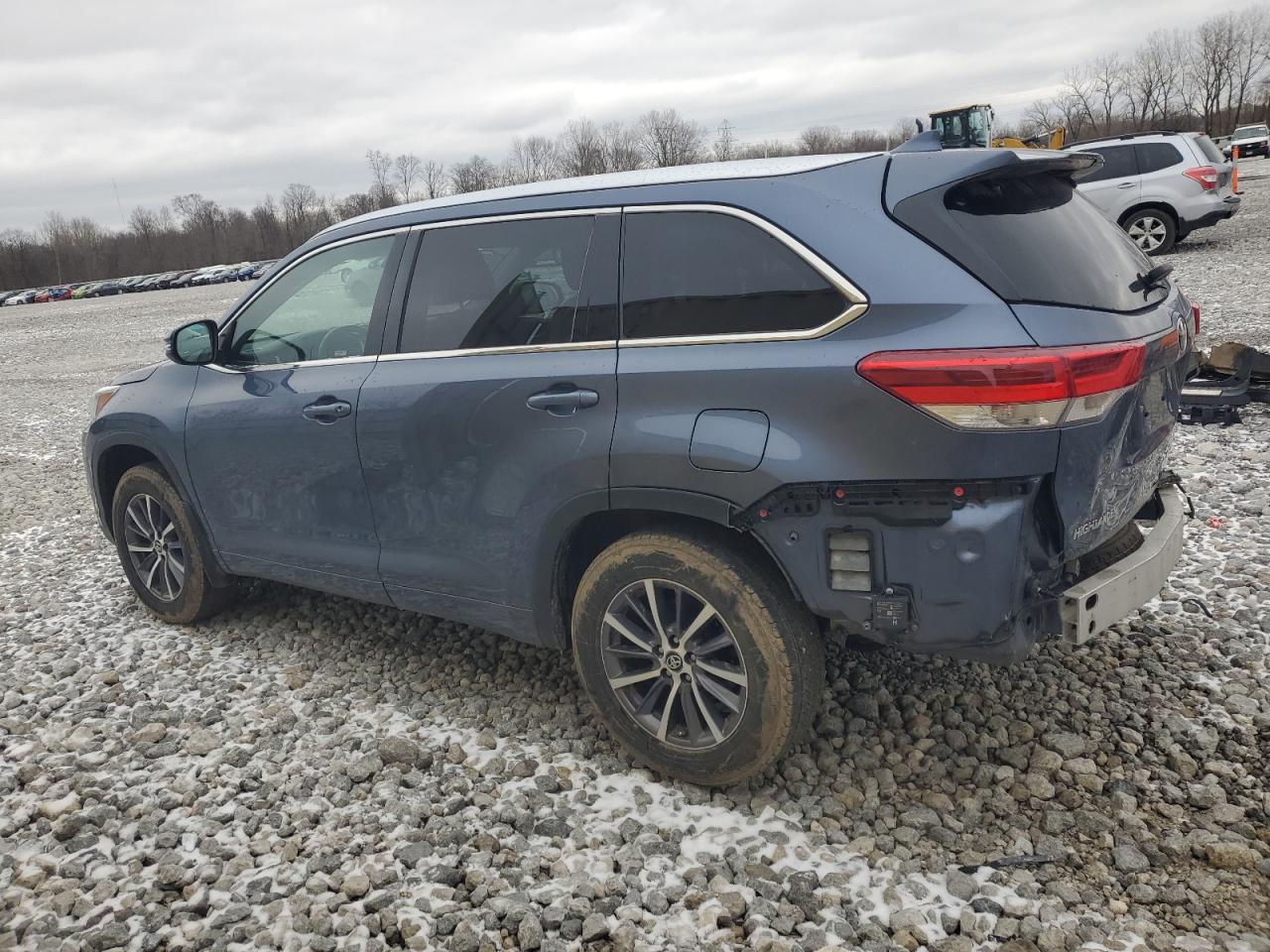 2018 Toyota Highlander - Image 2