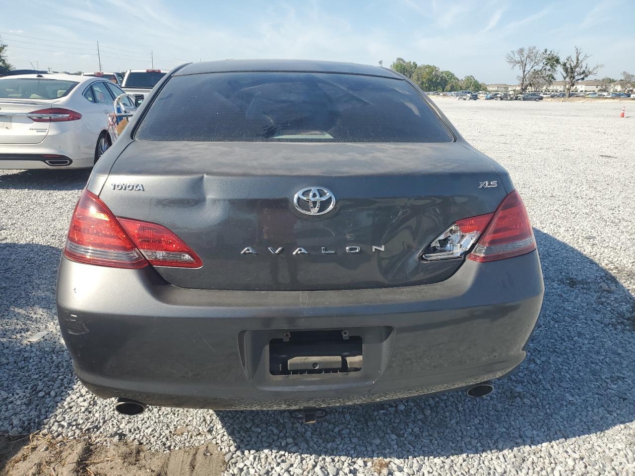 2008 Toyota Avalon - Image 6