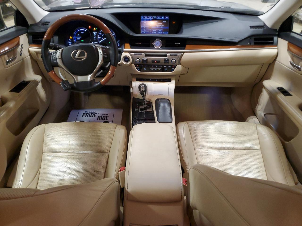 2013 Lexus ES - Image 8