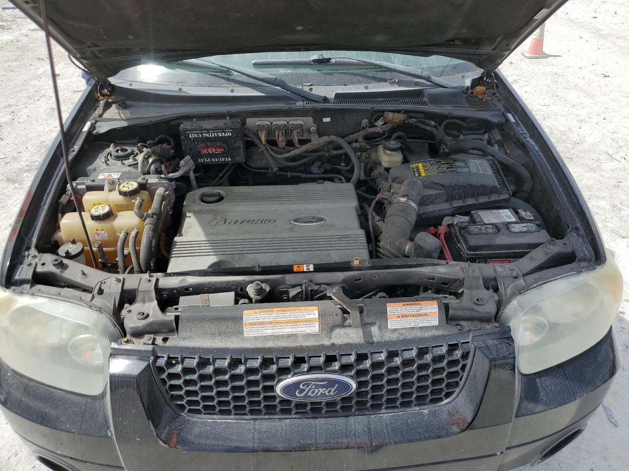 2007 Ford Escape - Image 12