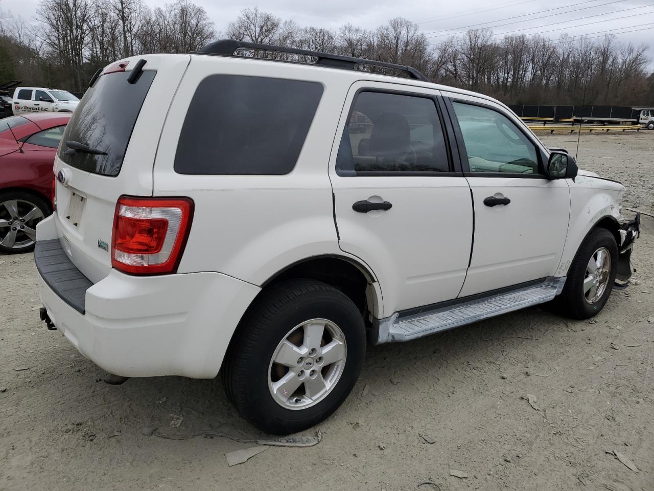 2011 Ford Escape - Image 3