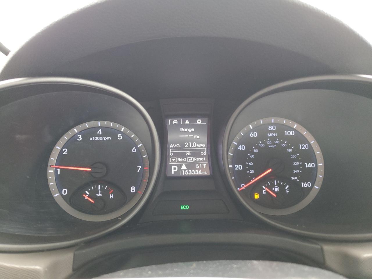2015 Hyundai Santa Fe - Image 9