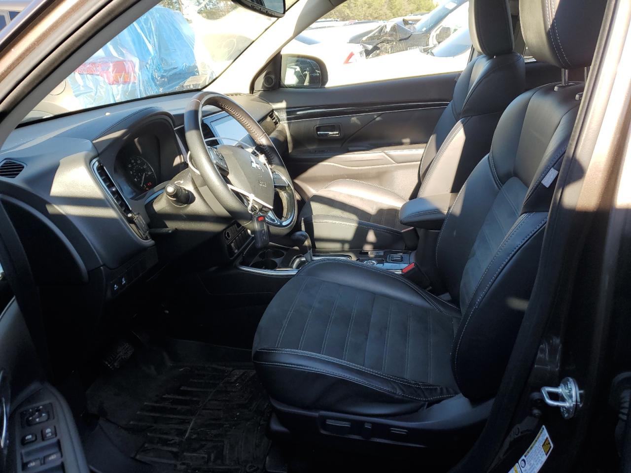 2020 Mitsubishi Outlander - Image 7