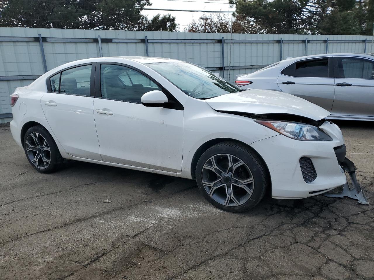 2013 Mazda 3 - Image 4