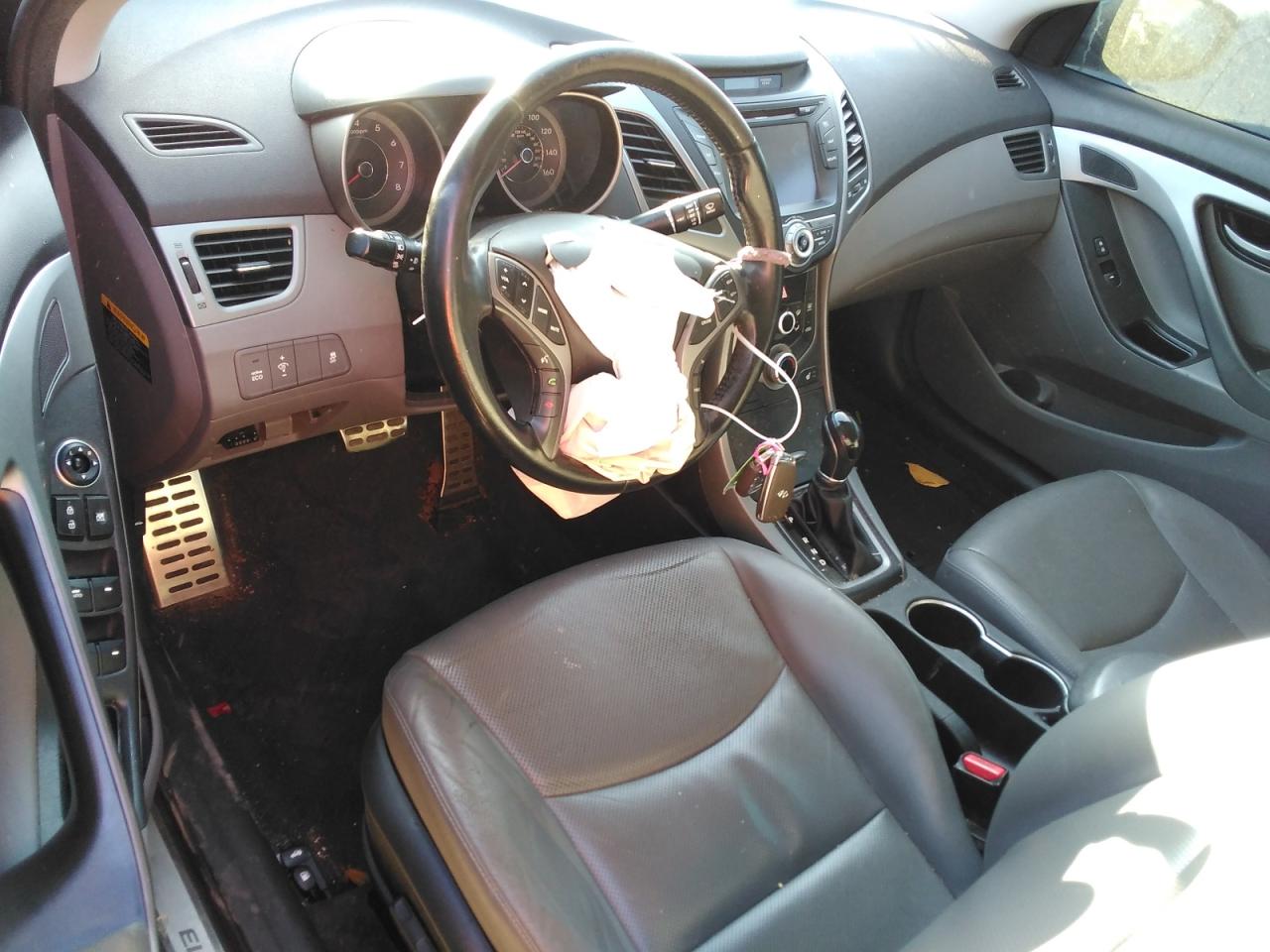 2015 Hyundai Elantra - Image 8