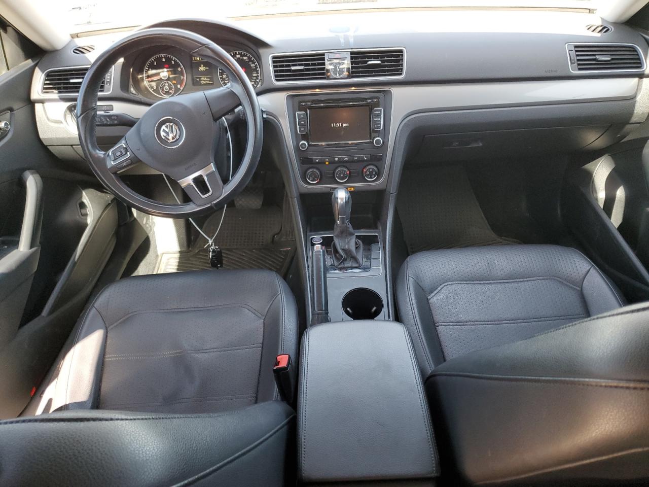 2015 Volkswagen Passat - Image 8