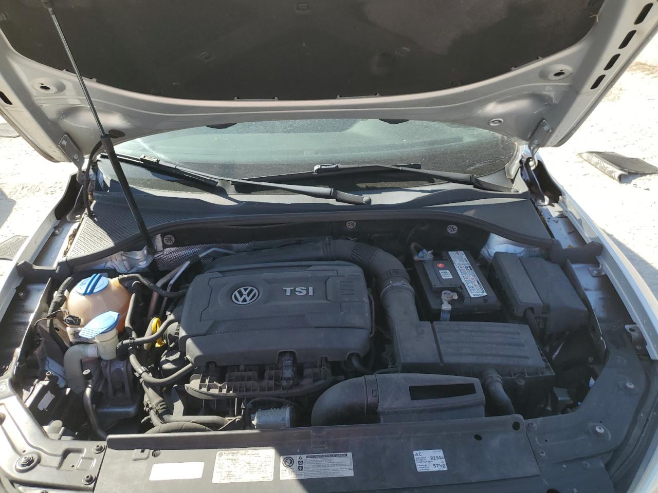 2014 Volkswagen Passat - Image 11