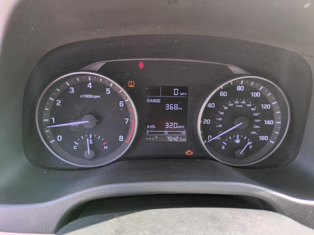 2018 Hyundai Elantra - Image 9