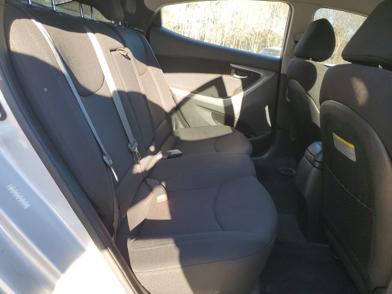 2016 Hyundai Elantra - Image 10