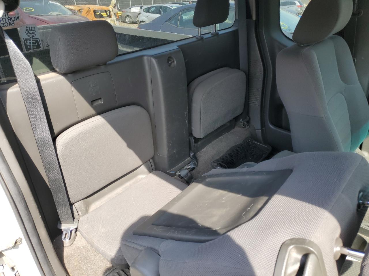 2009 Nissan Navara (Frontier) - Image 10