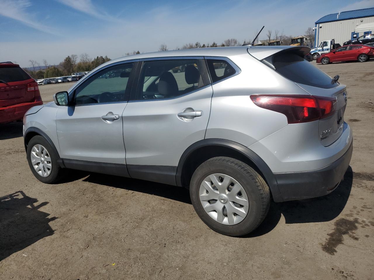 JN1BJ1CR2JW259175 NISSAN ROGUE 2018
