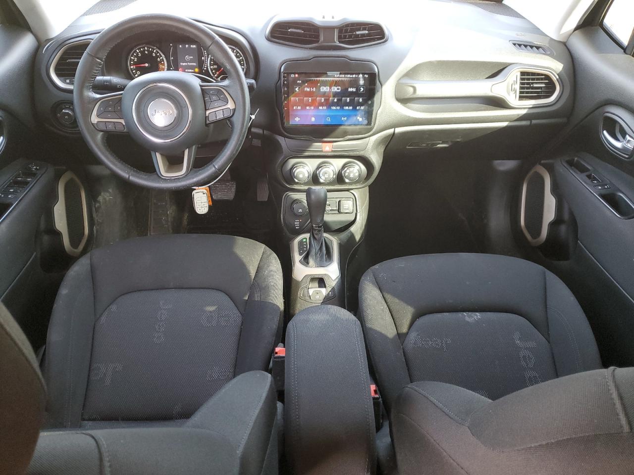 2017 Jeep Renegade - Image 8
