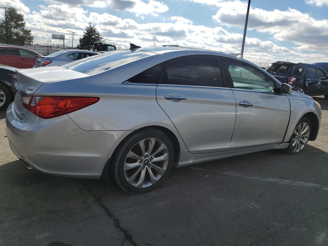 2012 Hyundai Sonata - Image 3