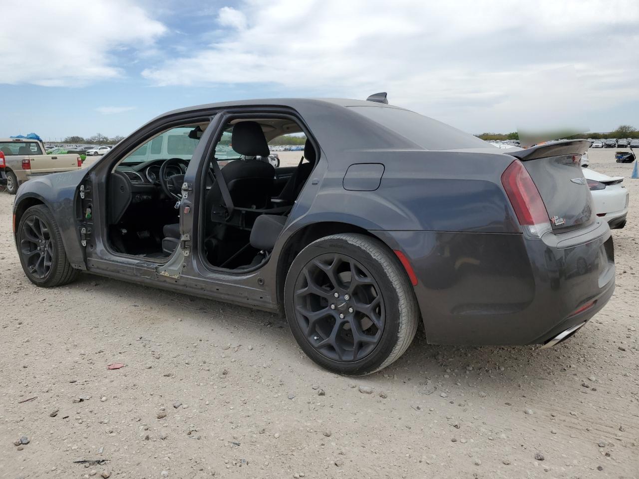 2019 Chrysler 300 - Image 2