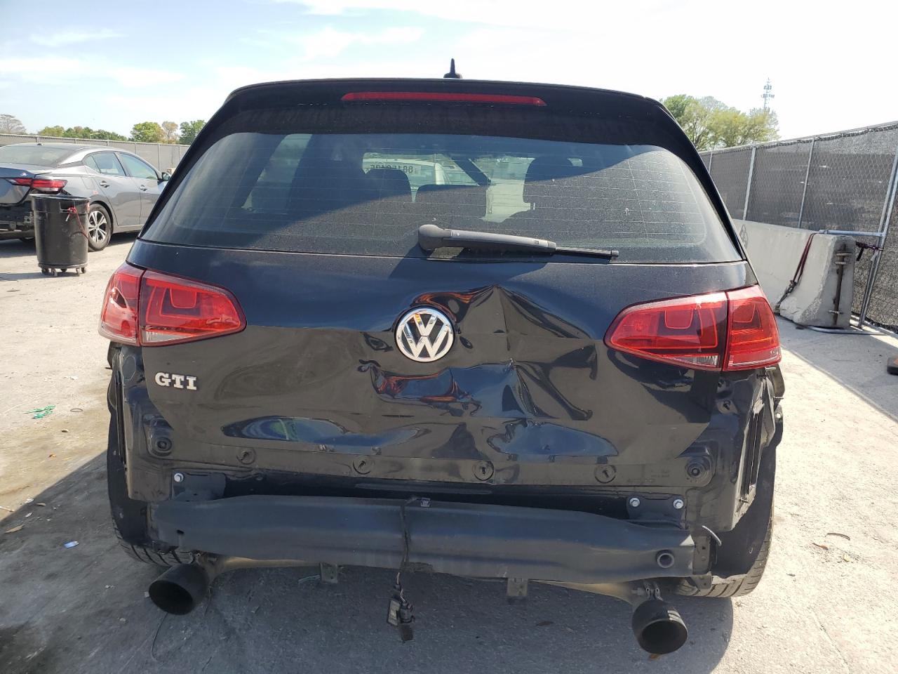 2016 Volkswagen GTI - Image 6