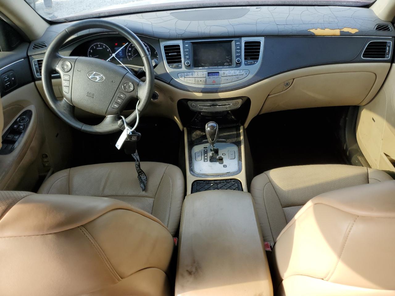 2010 Hyundai Genesis - Image 8