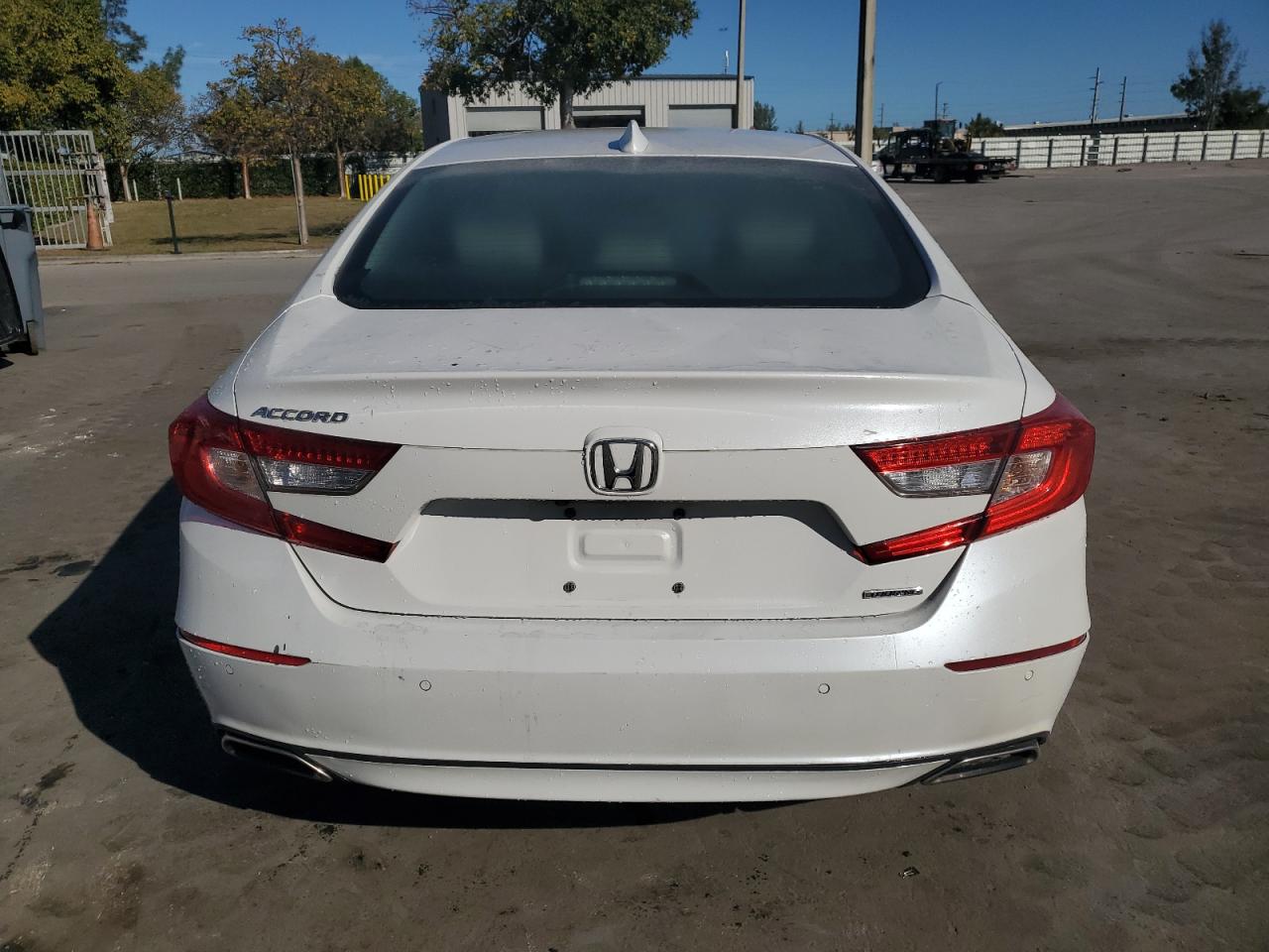 1HGCV1F94JA027015 HONDA ACCORD 2018