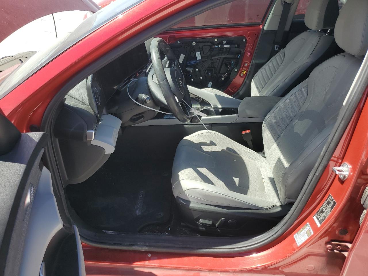 2023 Hyundai Elantra - Image 7