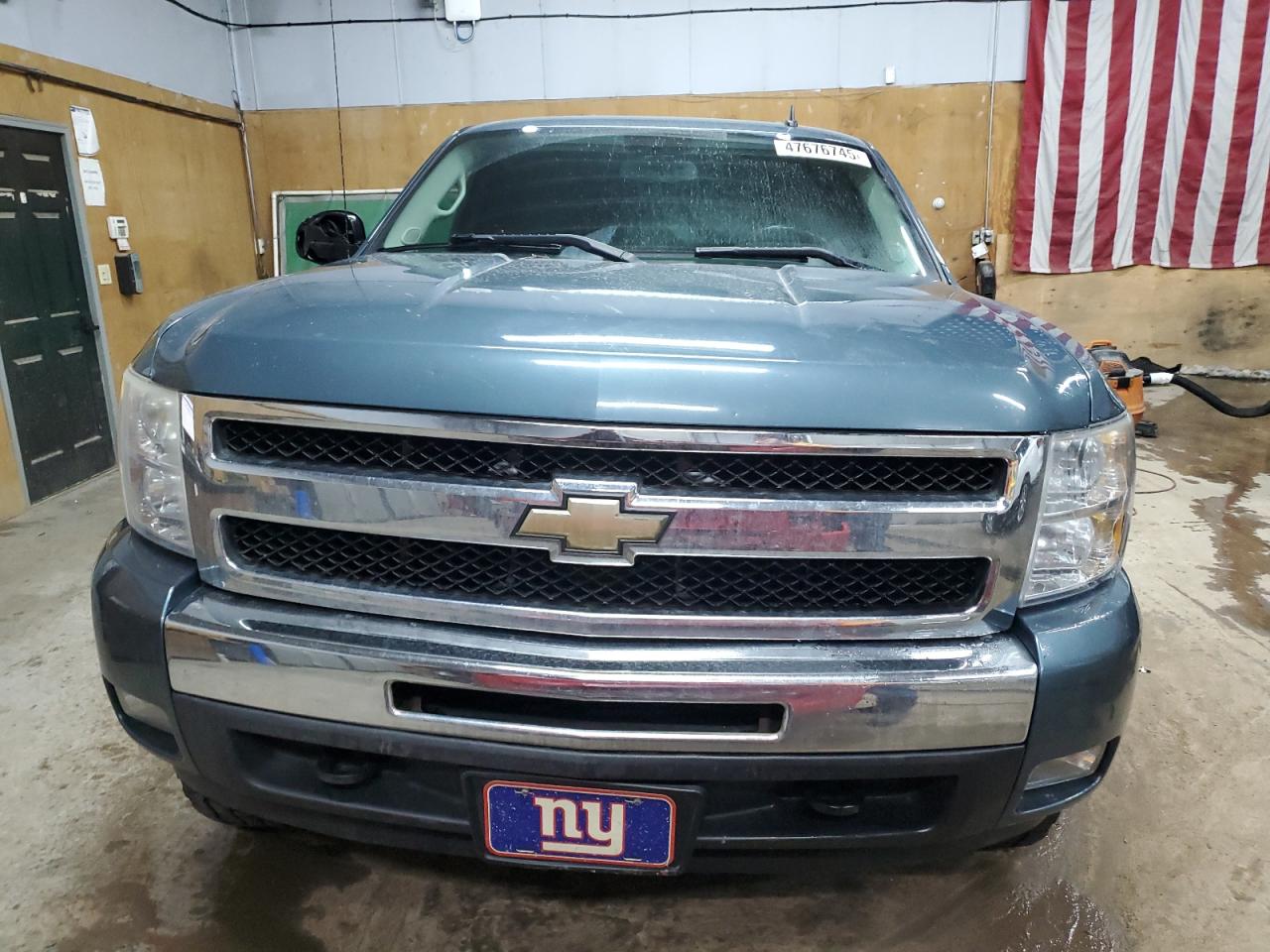 2010 Chevrolet Silverado - Image 5