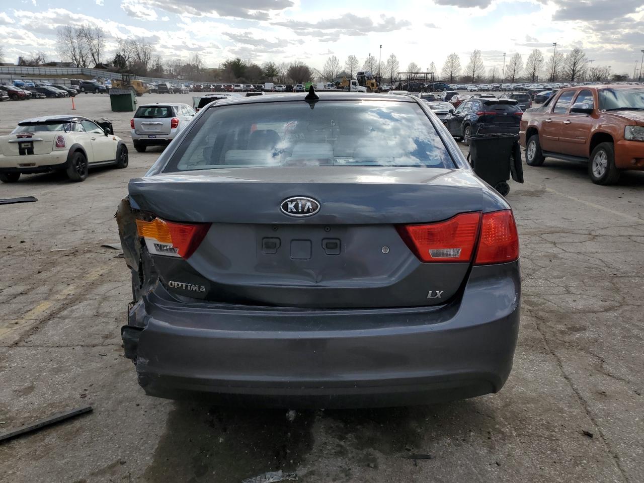 2010 Kia Optima - Image 6