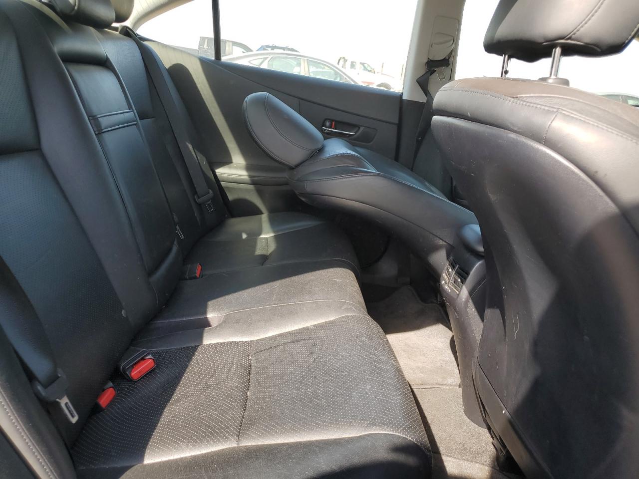 2010 Lexus HS - Image 10