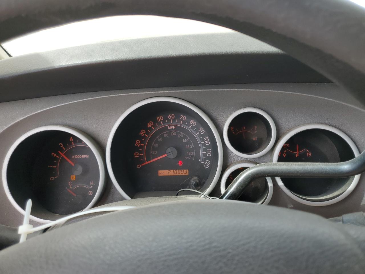 2010 Toyota Tundra - Image 9
