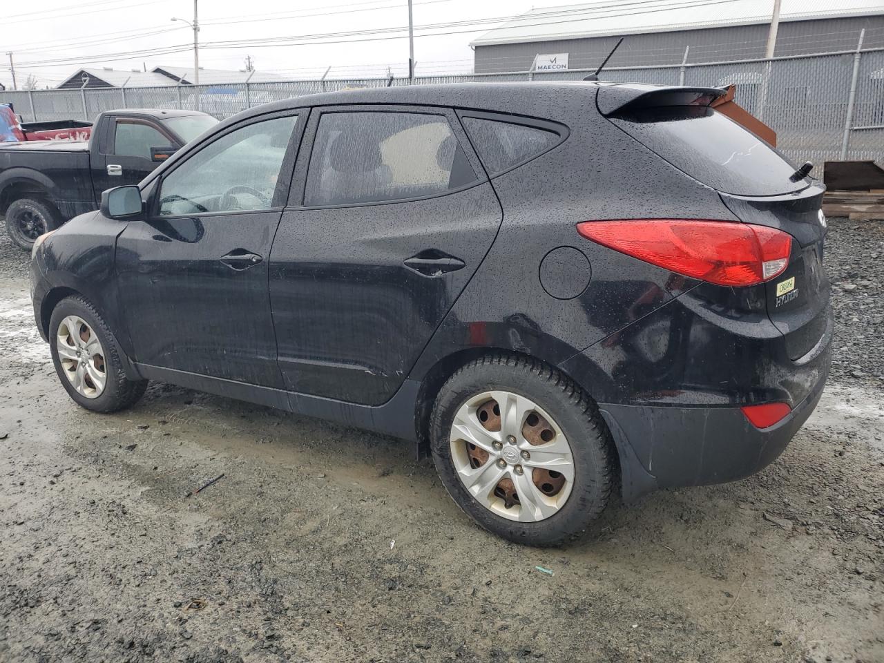 2011 Hyundai Tucson - Image 2