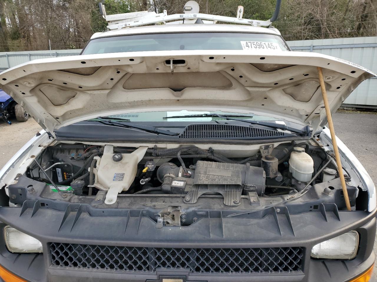 2013 Chevrolet Express - Image 11