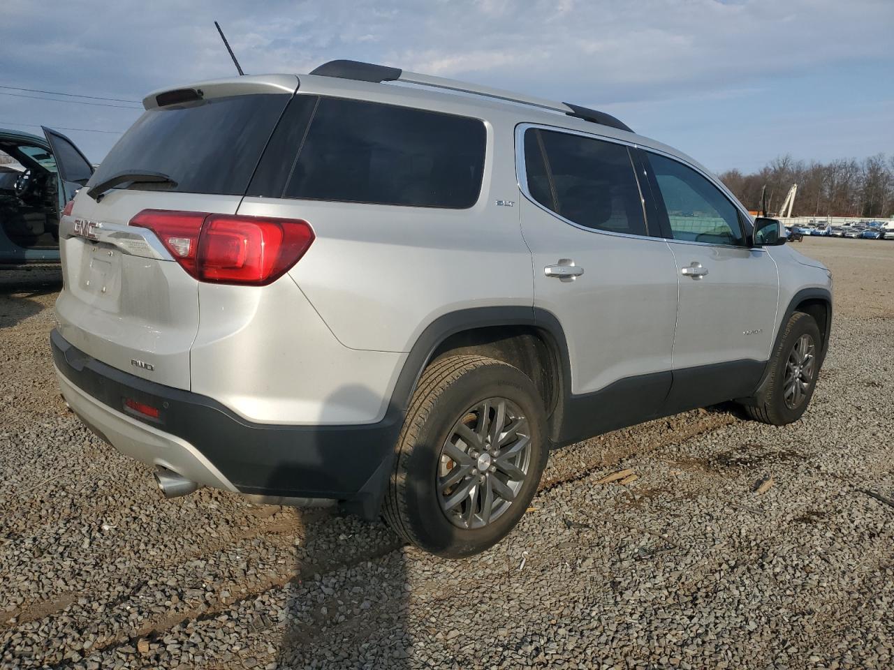 2019 GMC Acadia - Image 3