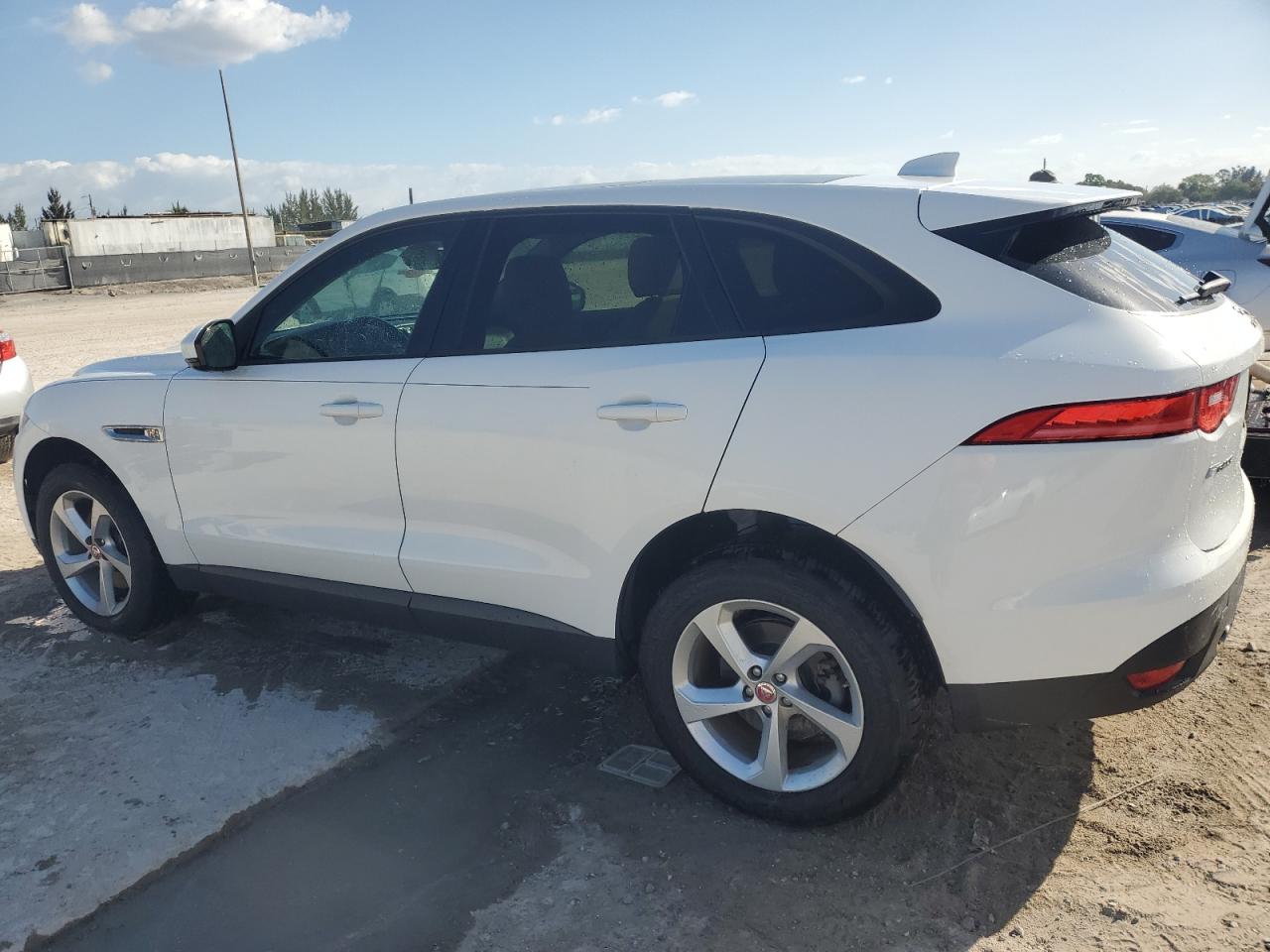 2018 Jaguar F-Pace - Image 2