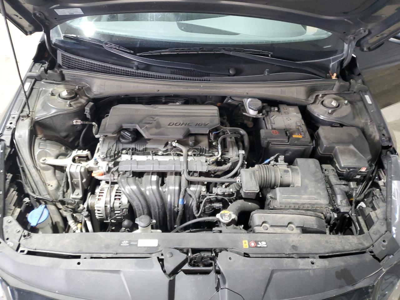 2022 Hyundai Elantra - Image 11