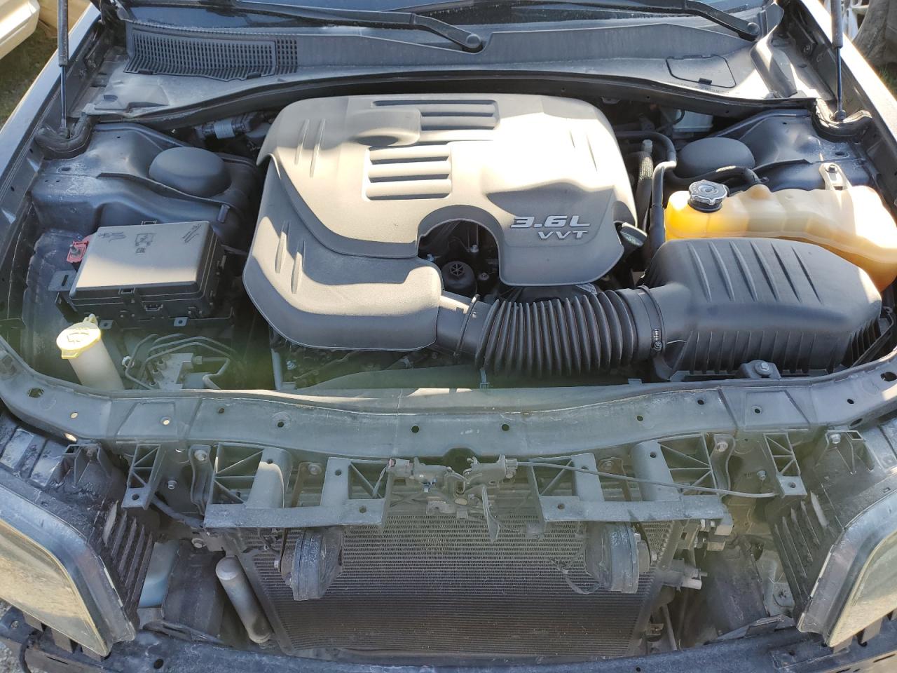2018 Chrysler 300 - Image 11