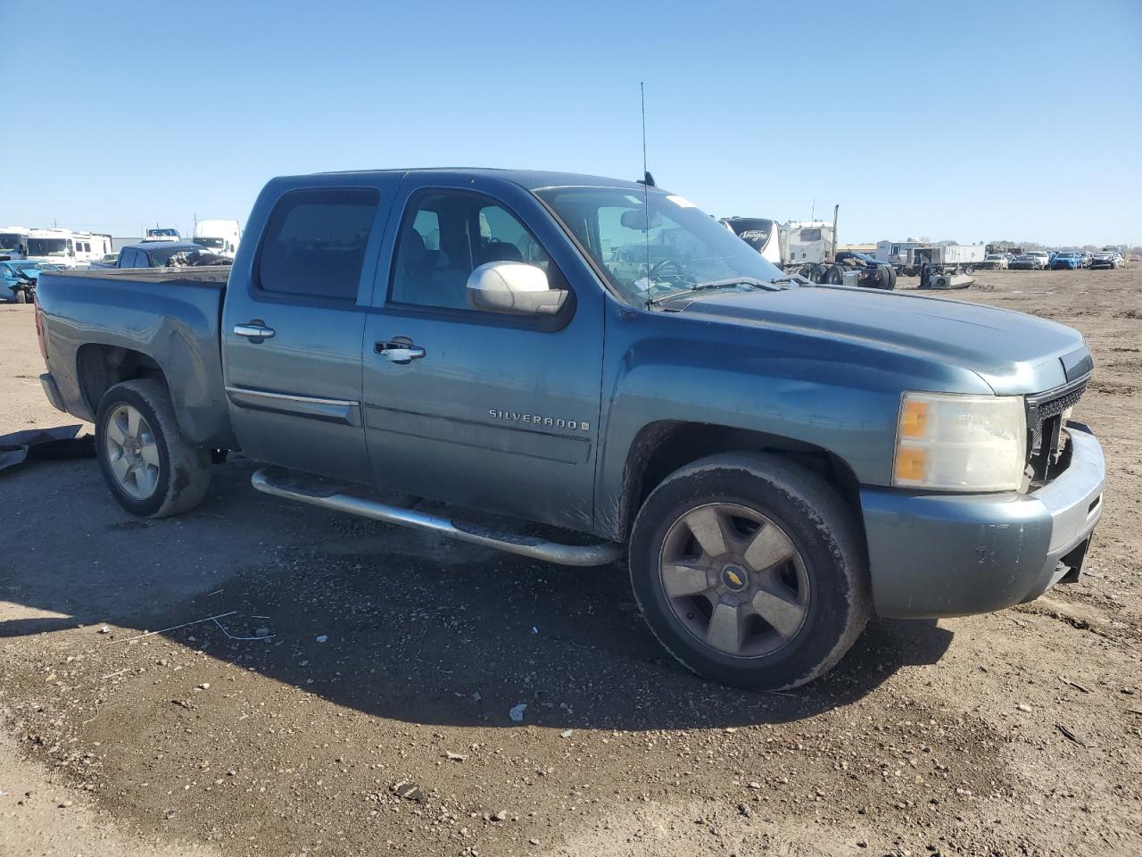 2009 Chevrolet Silverado - Image 4
