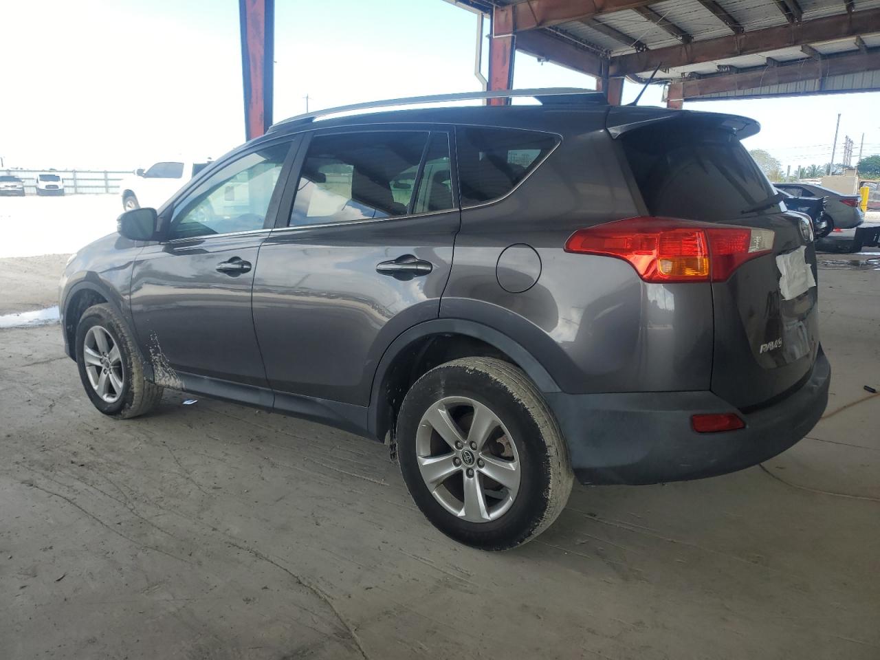 2015 Toyota RAV 4 - Image 2