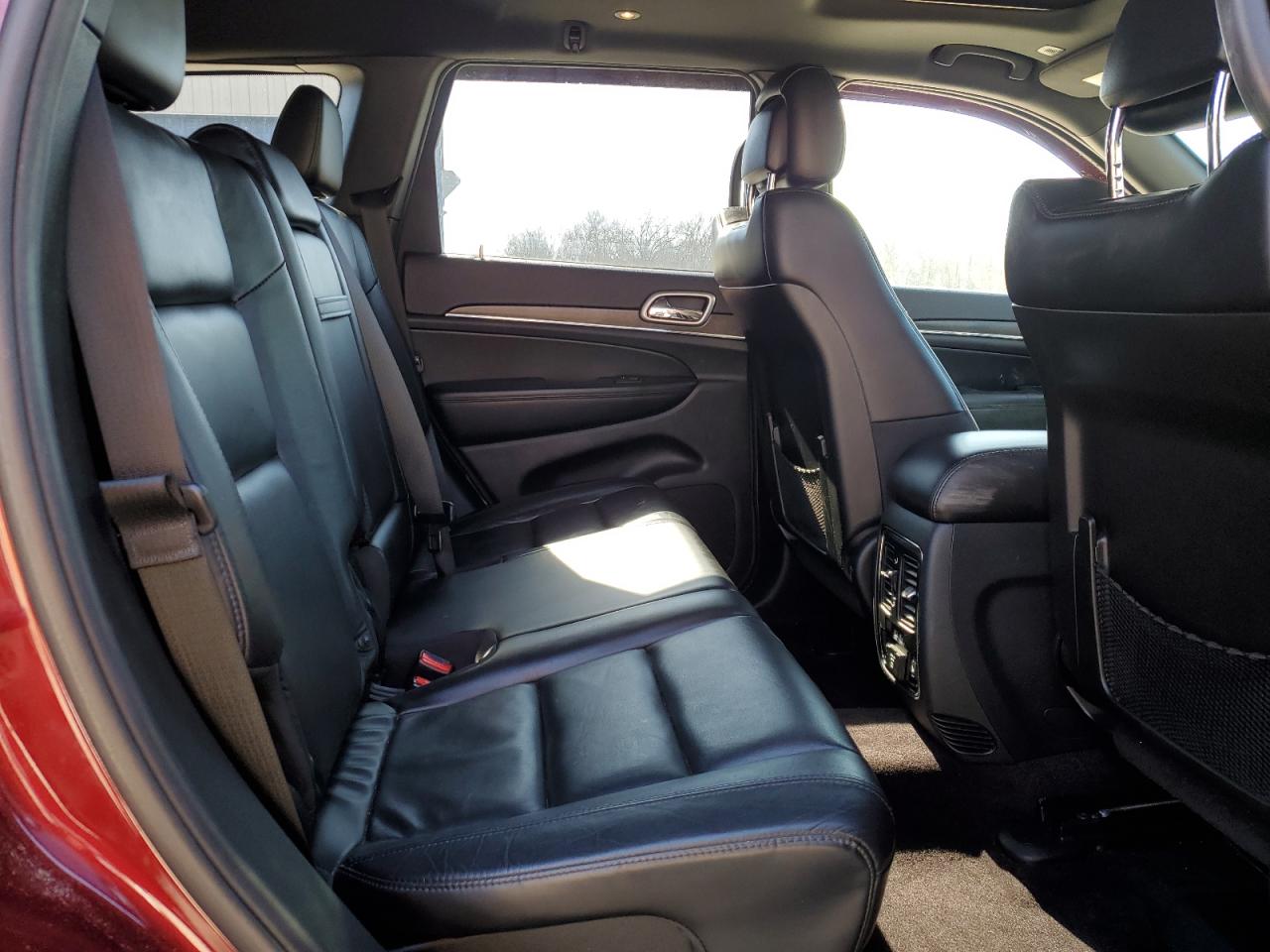 2018 Jeep Grand Cherokee - Image 11