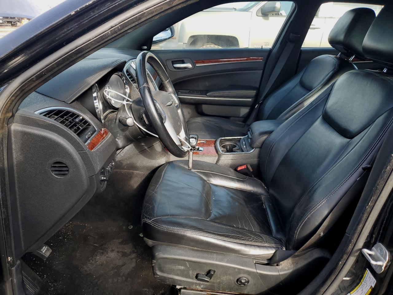 2012 Chrysler 300 - Image 7