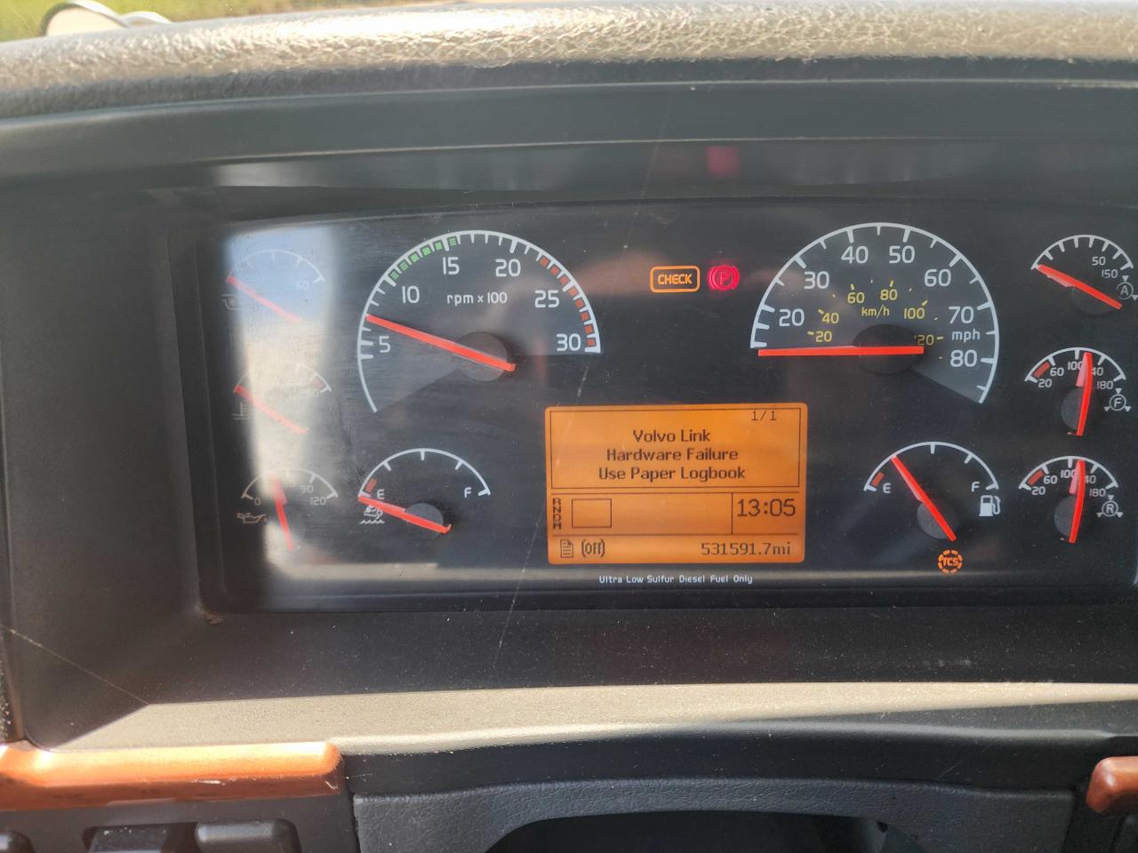 VIN: 4V4NC9EG1CN551024 VOLVO VN 2012 WHITE Photo 8