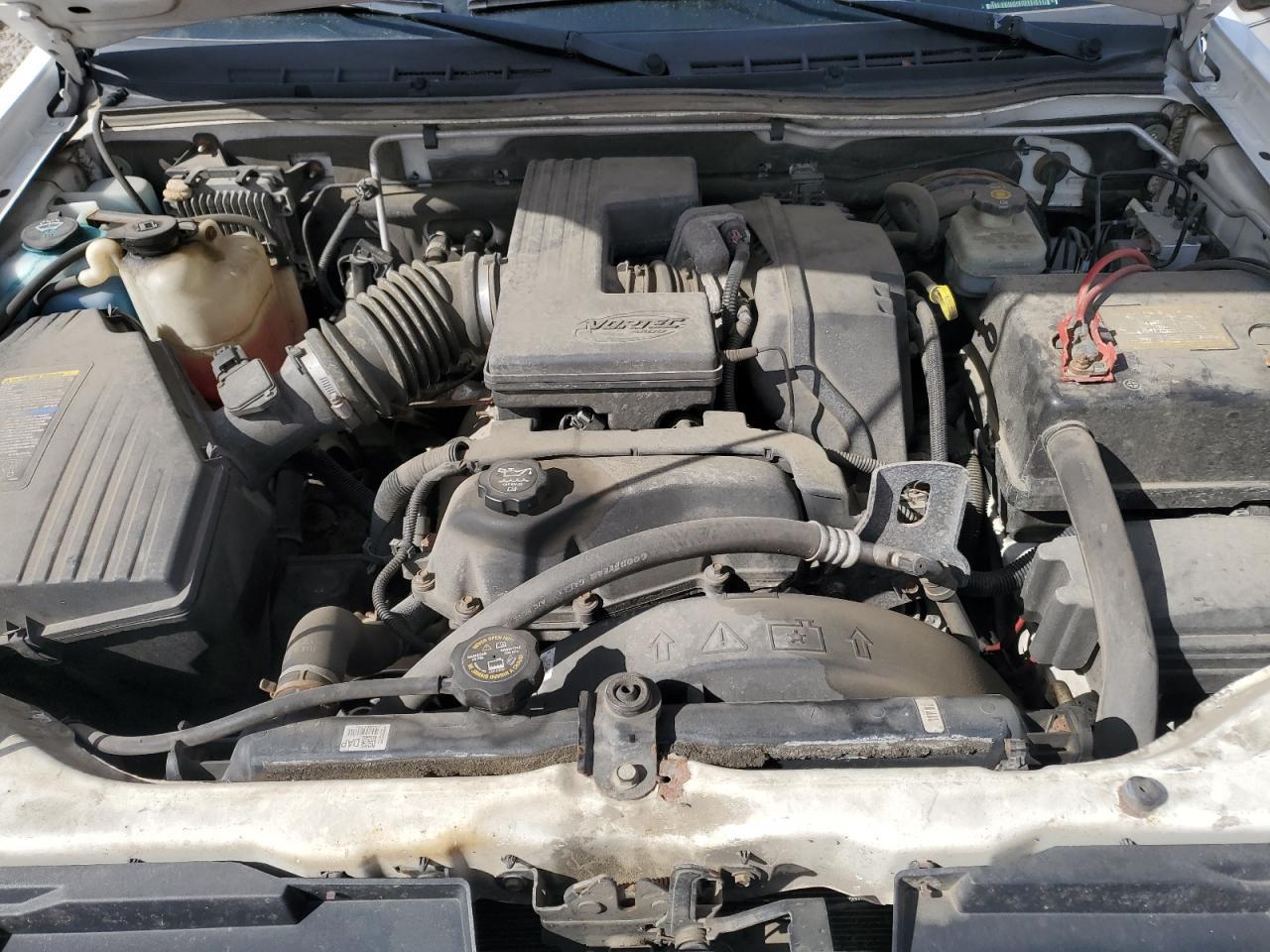 2005 Chevrolet Colorado - Image 11