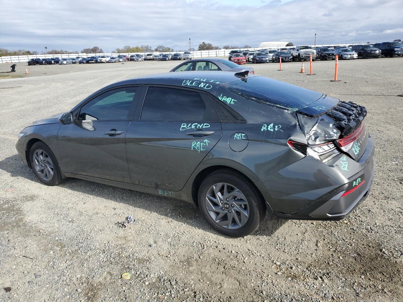 2024 Hyundai Elantra - Image 2