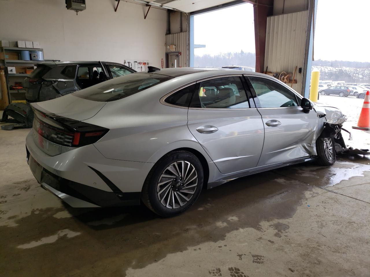 2024 Hyundai Sonata - Image 3