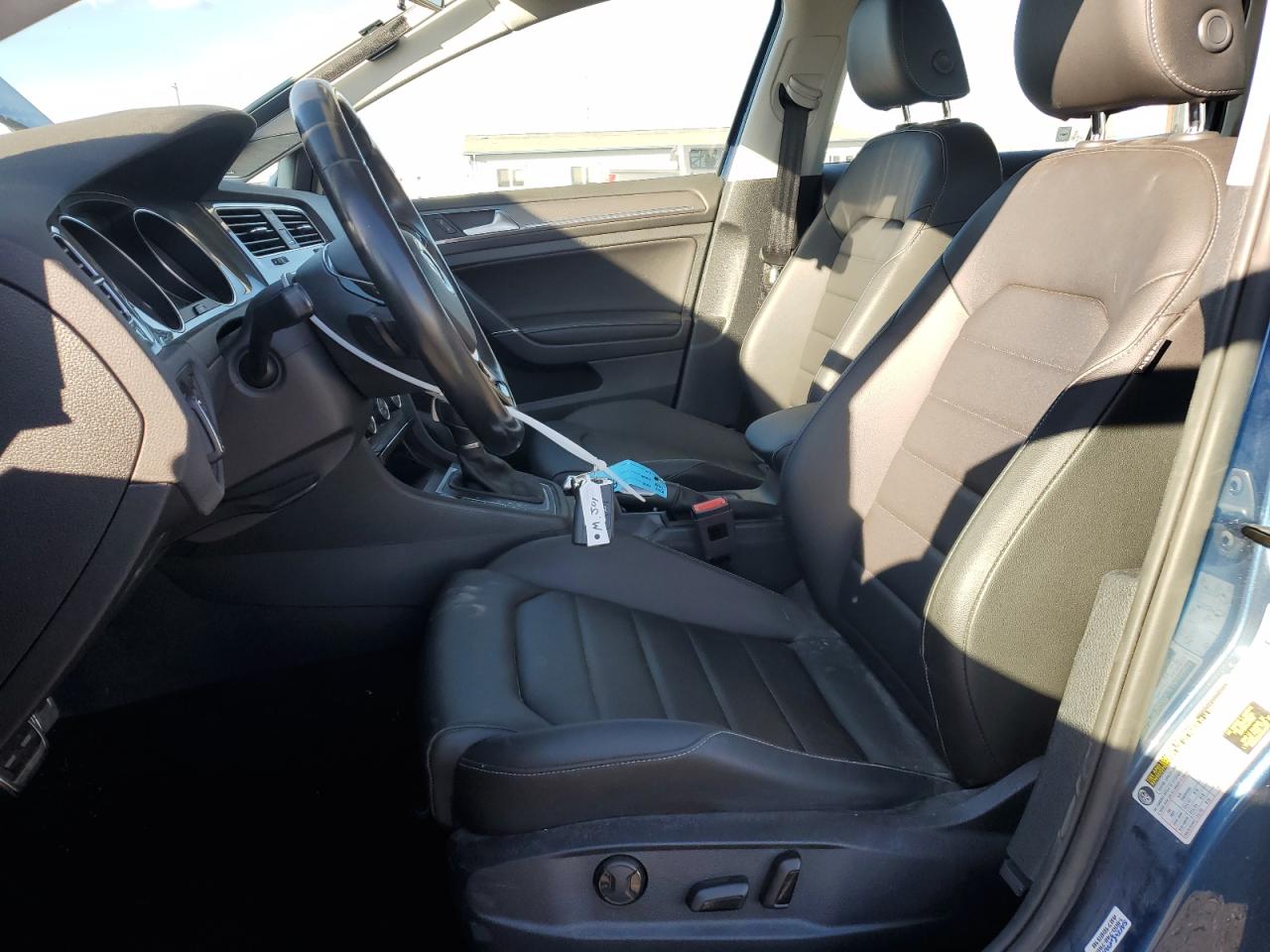 2017 Volkswagen Golf - Image 7