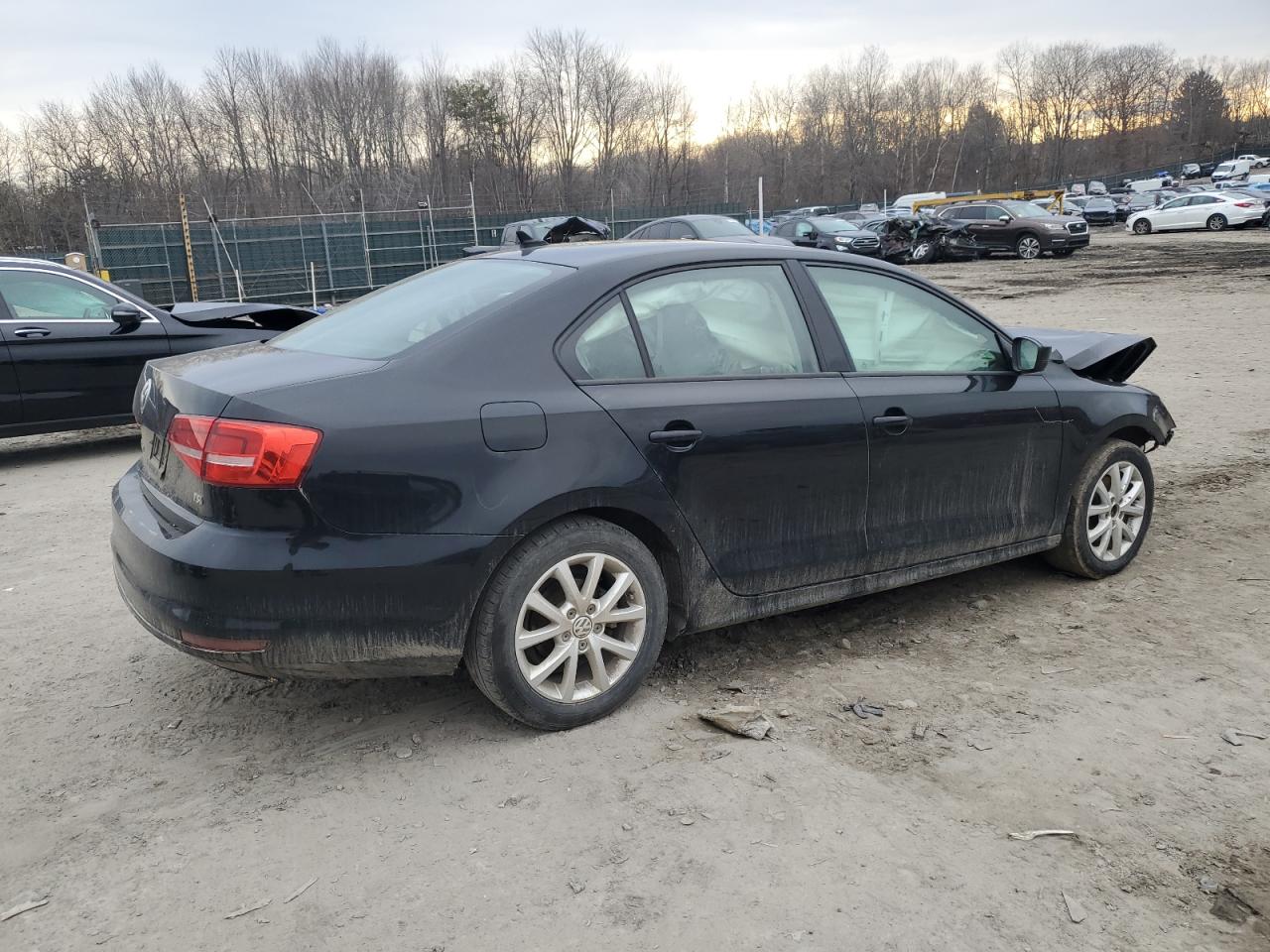 2015 Volkswagen Jetta - Image 3