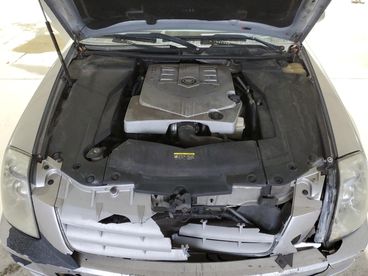 2005 Cadillac STS - Image 11
