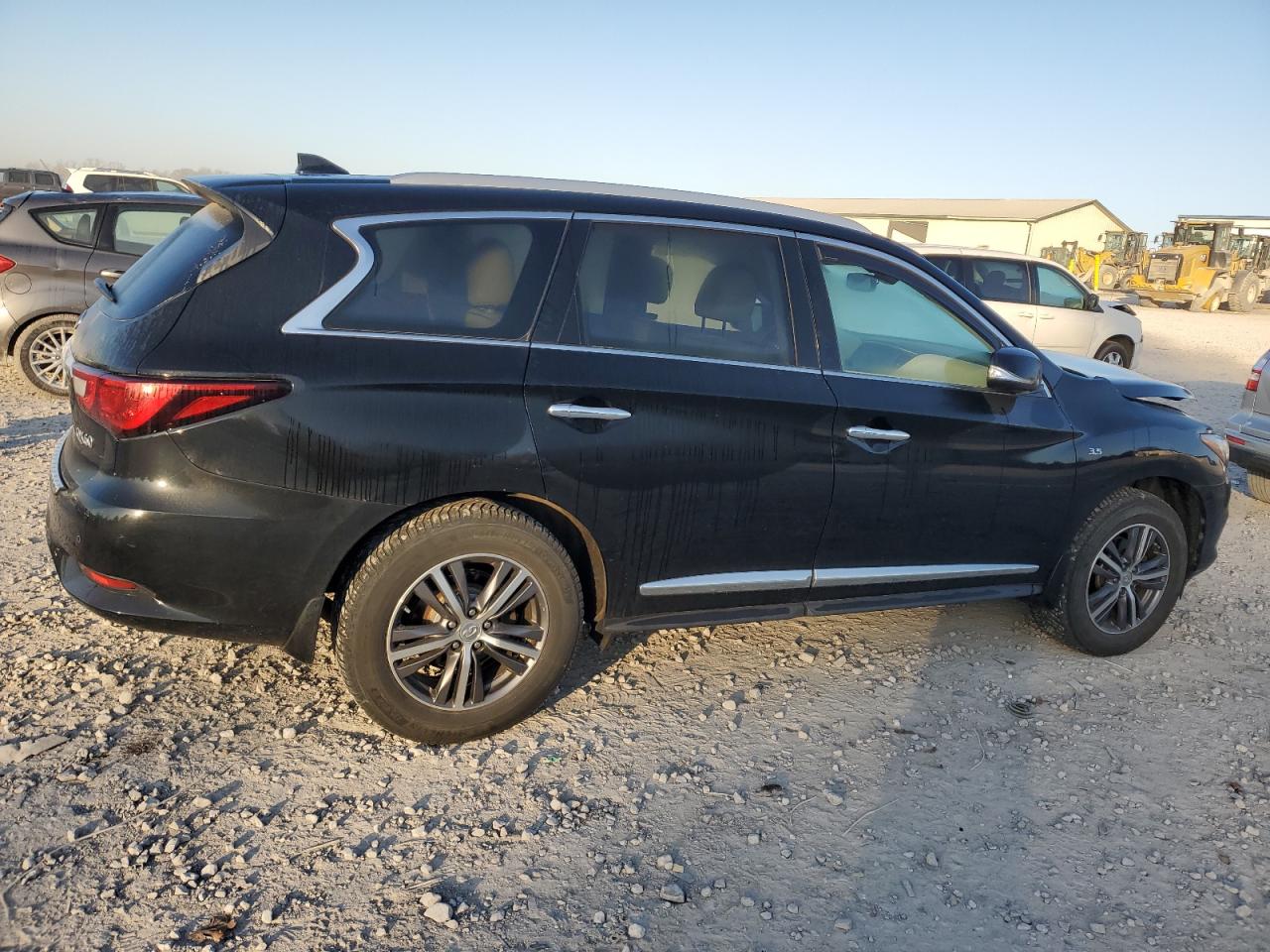 2016 Infiniti QX60 - Image 3