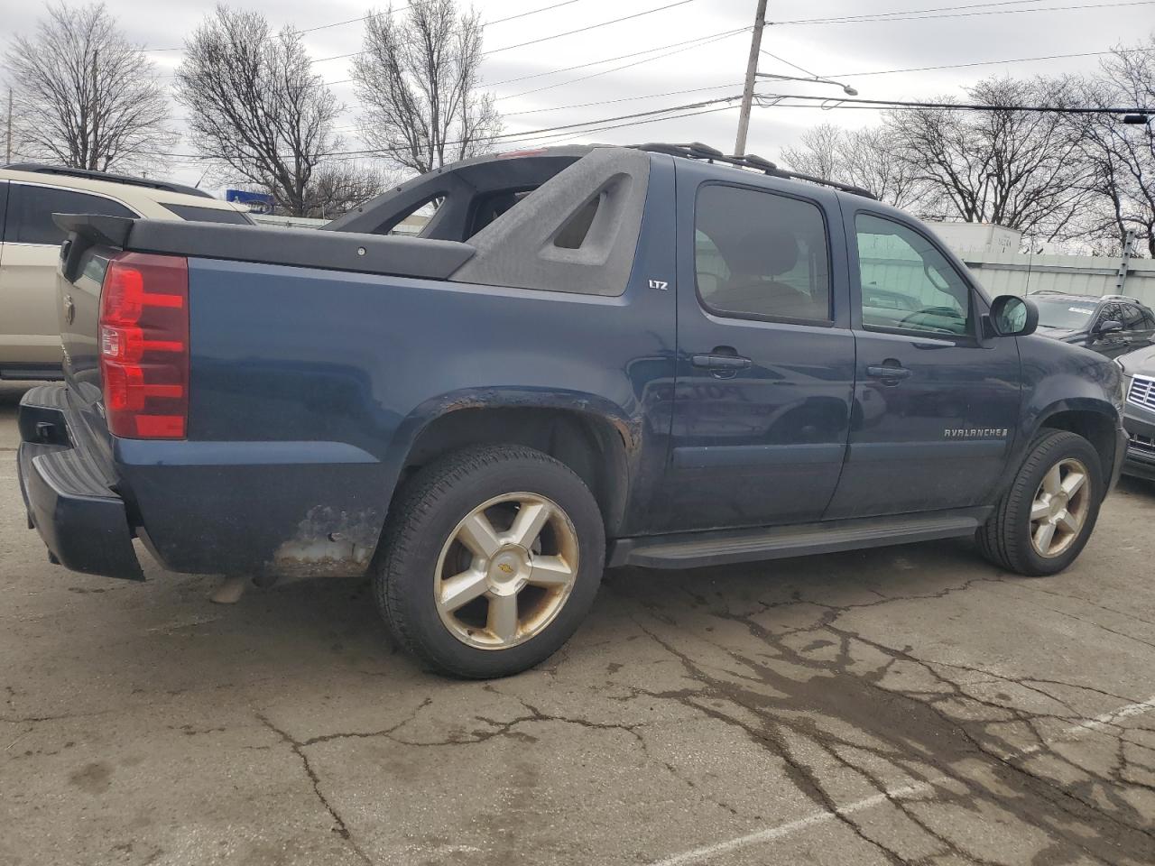2007 Chevrolet Avalanche - Image 3
