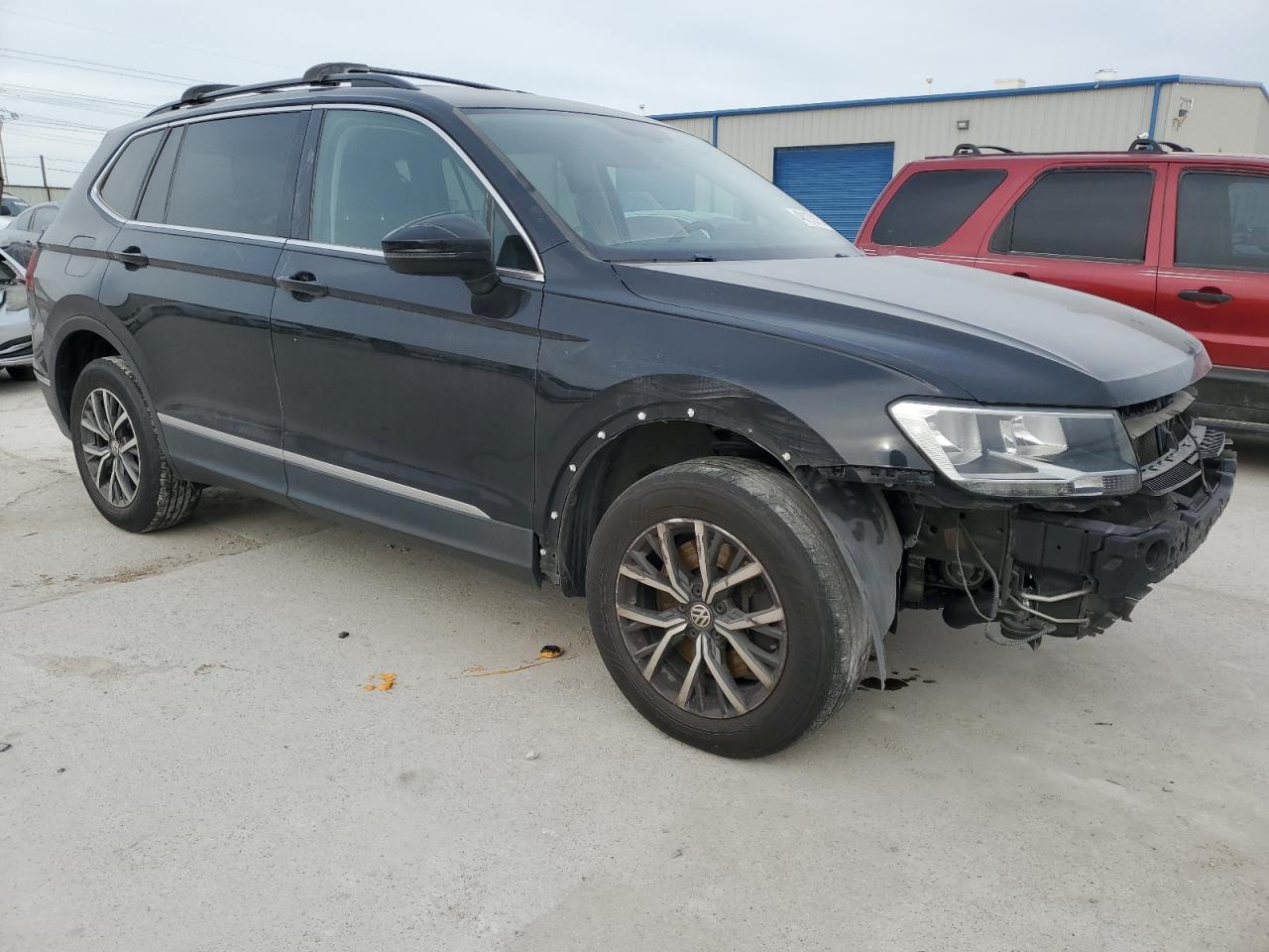 2018 Volkswagen Tiguan - Image 4